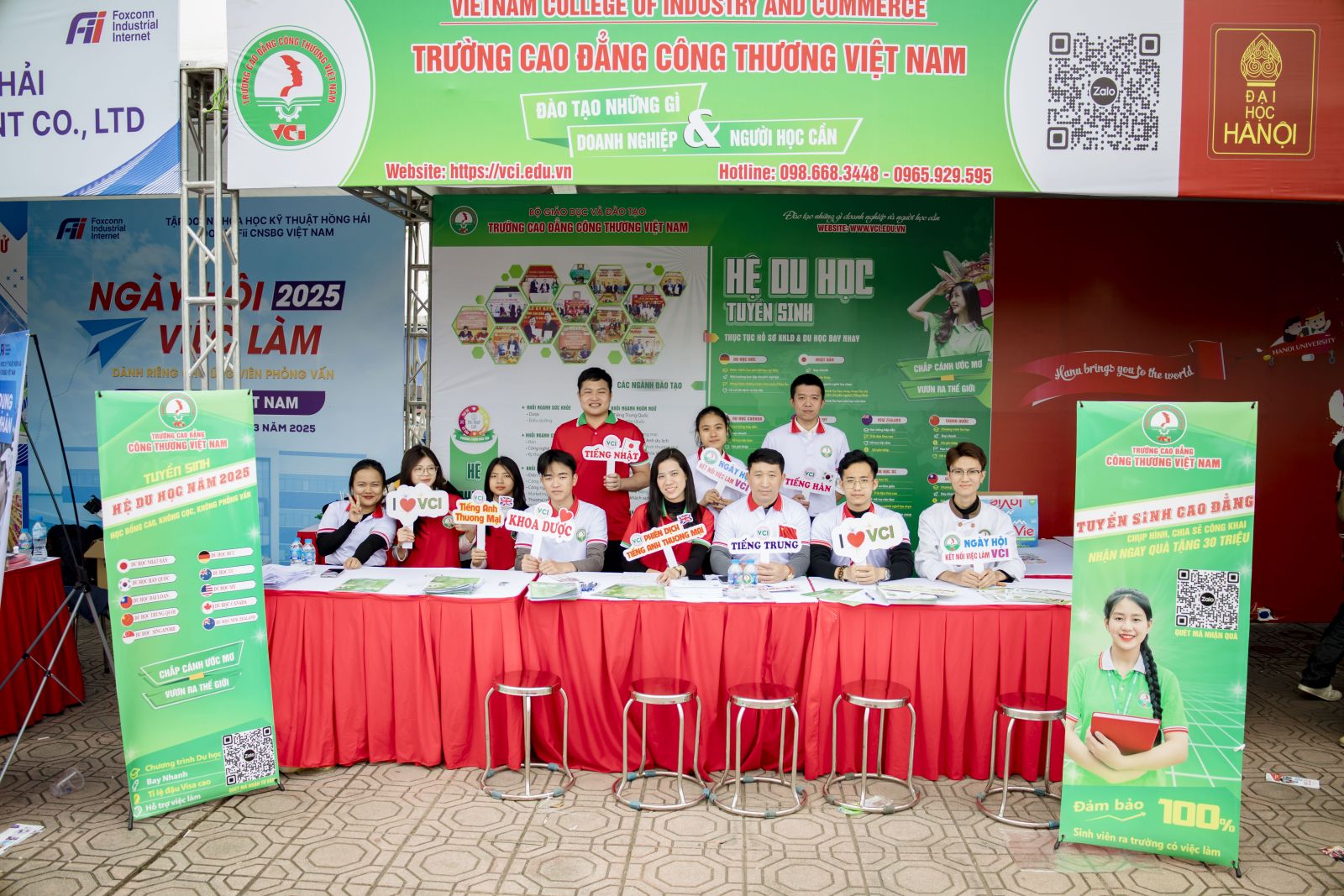 Trường Cao đẳng Công thương Việt Nam tham gia Ngày hội Tư vấn tuyển sinh, hướng nghiệp tỉnh Bắc Ninh năm 2025