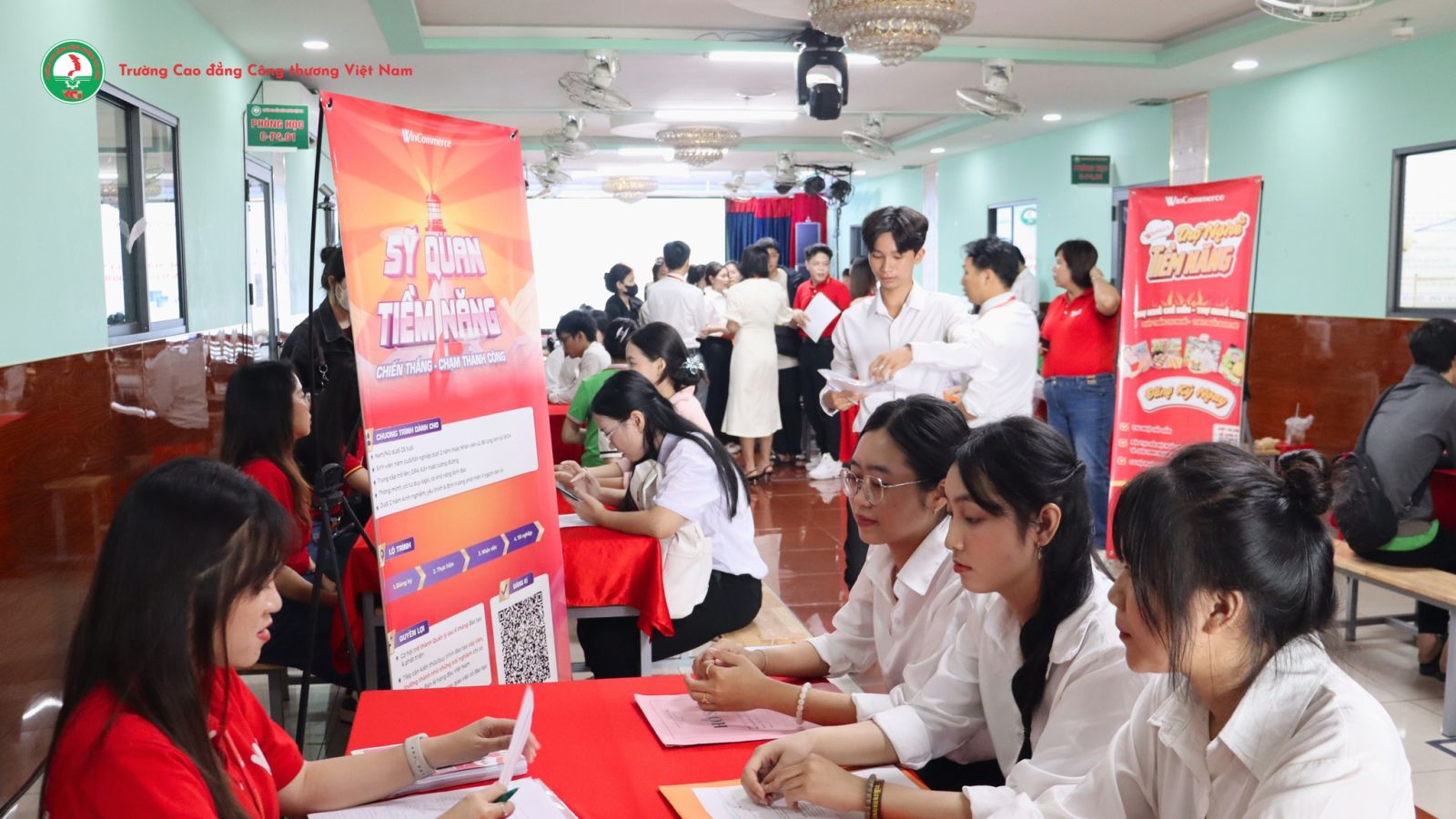 TRƯỜNG CAO ĐẲNG CÔNG THƯƠNG VIỆT NAM - CẦU NỐI GIỮA SINH VIÊN VÀ DOANH NGHIỆP