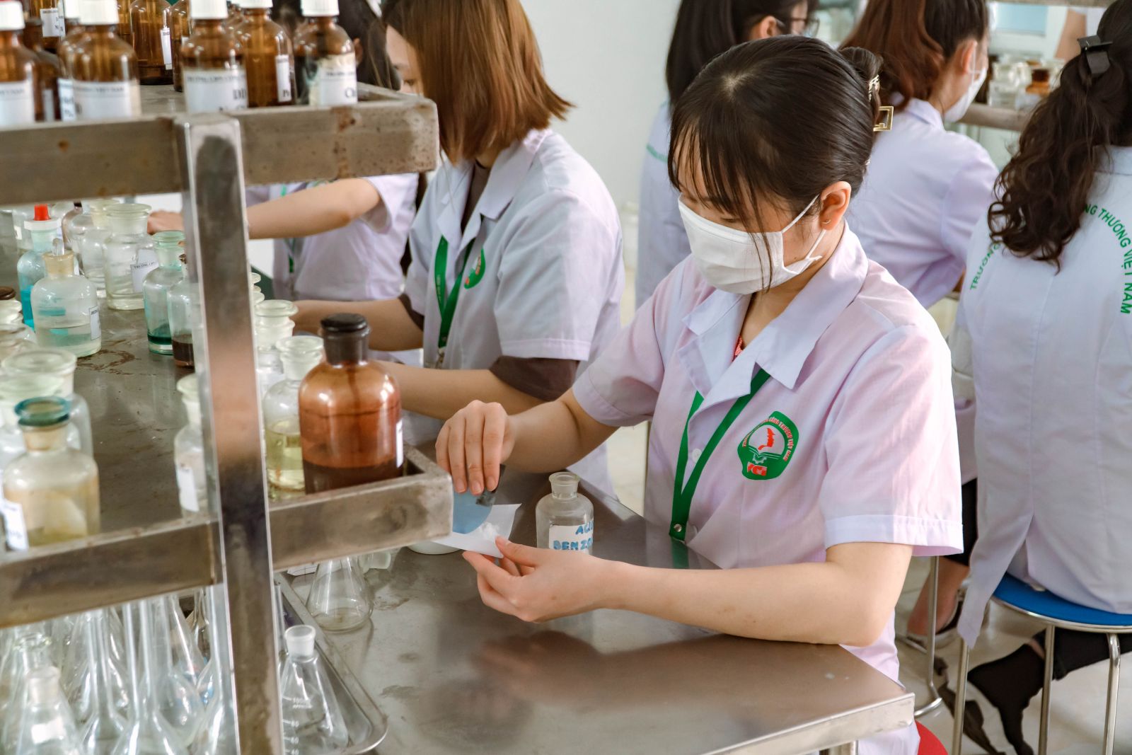 NGÀNH ĐIỀU DƯỠNG VÀ CƠ HỘI VIỆC LÀM