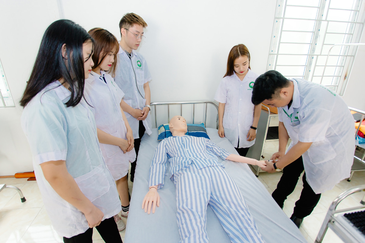 Tuyển Sinh Cao Đẳng Điều Dưỡng