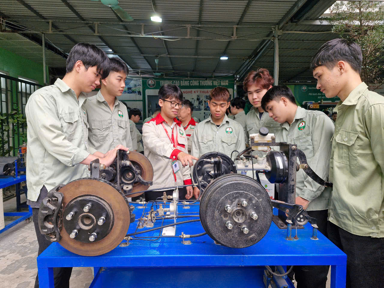 XU HƯỚNG PHÁT TRIỂN NGÀNH CÔNG NGHỆ KỸ THUẬT Ô TÔ