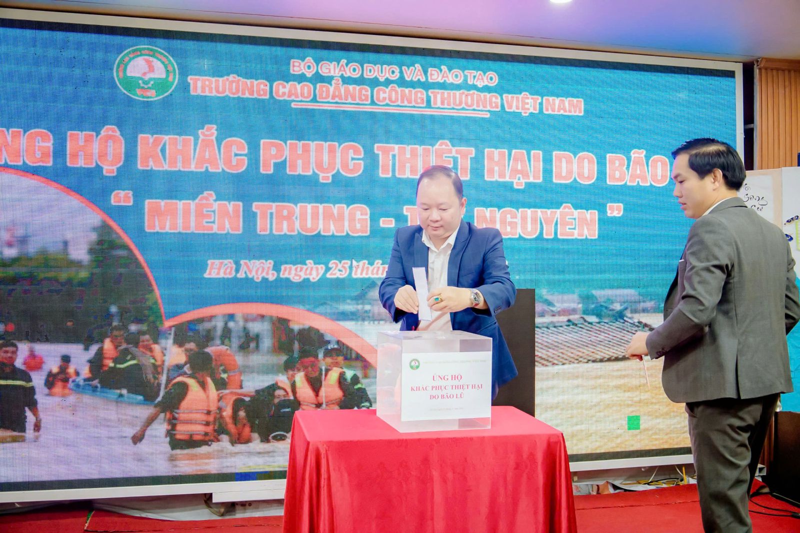 VCI HƯỞNG ỨNG LỜI KÊU GỌI CỦA MTTQ VIỆT NAM: CHUNG TAY HỖ TRỢ MIỀN TRUNG – TÂY NGUYÊN KHẮC PHỤC SAU MƯA LŨ