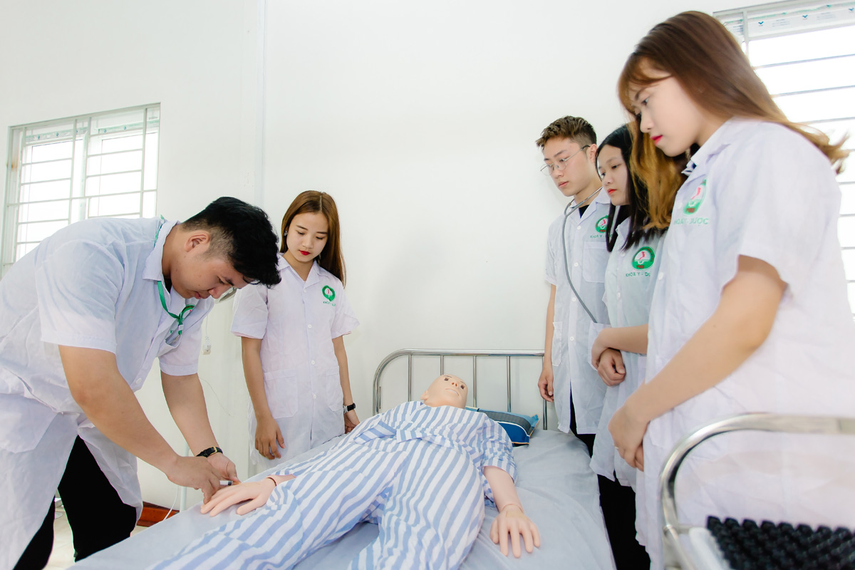 Tuyển Sinh Ngành Điều Dưỡng